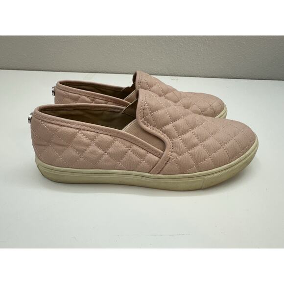 Steve Madden Womens Shoes Size 7.5 Pink Quilted Slip On Sneaker Faux Leather - Picture 6 of 10